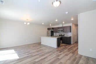 5747 W Albany Pl in Kennewick, WA - Building Photo - Building Photo