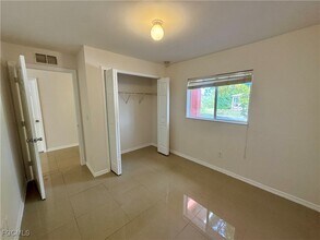 10743 Robinson St in Ft. Myers, FL - Building Photo - Building Photo