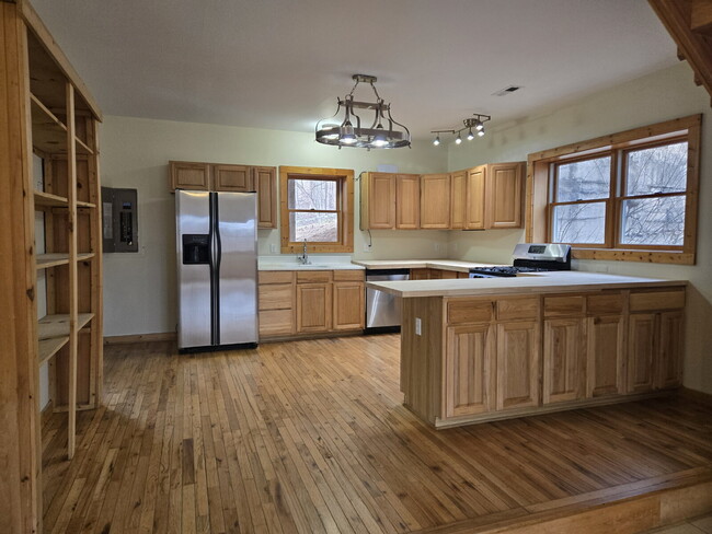 686 Gidbrown Hollow Rd in Washington, VA - Foto de edificio - Building Photo