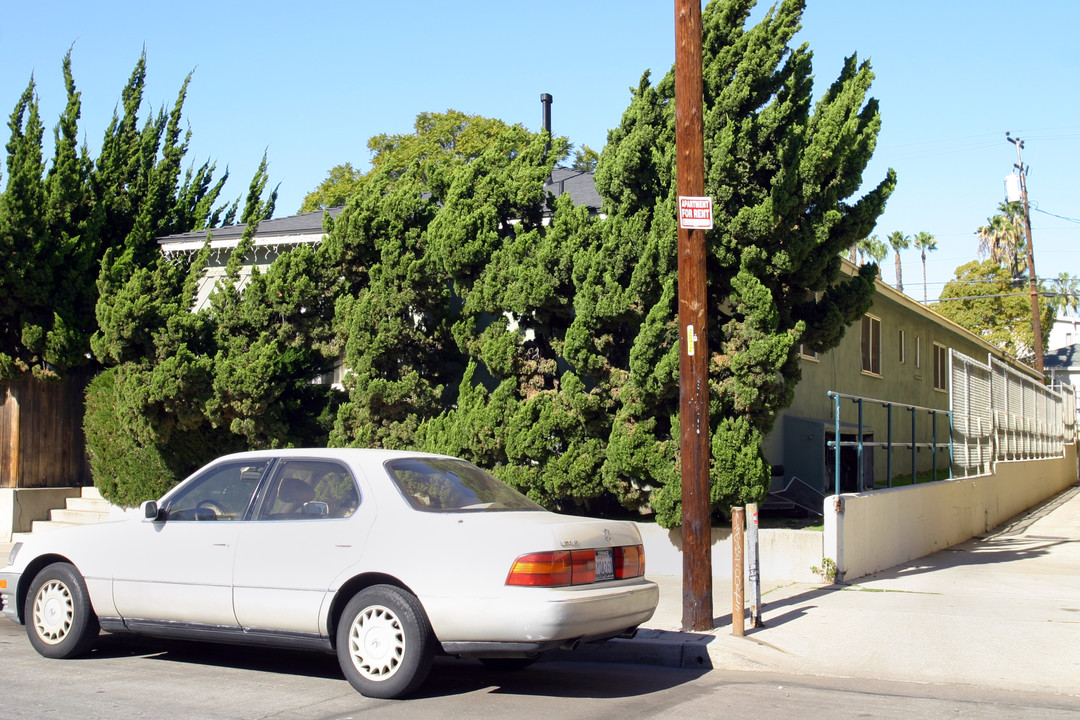 3301 E Wilton St in Long Beach, CA - Building Photo