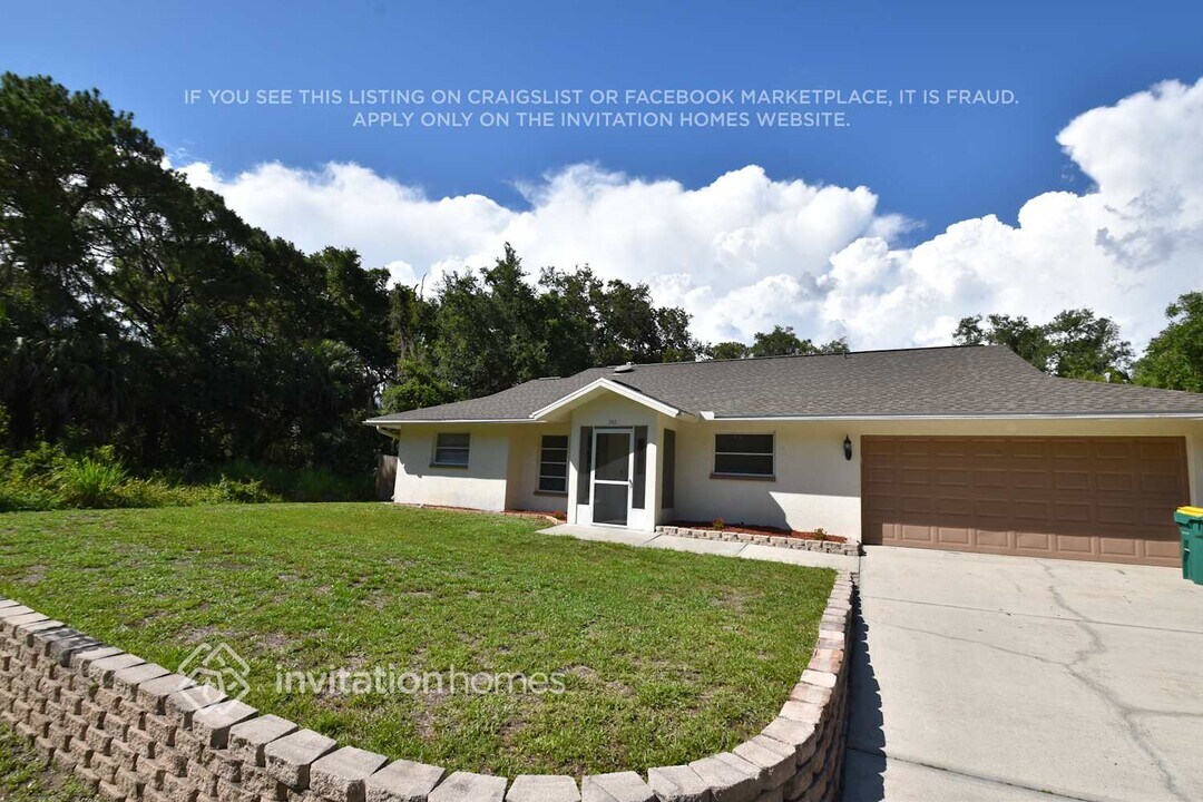 366 Bamboo Dr in Port Charlotte, FL - Building Photo