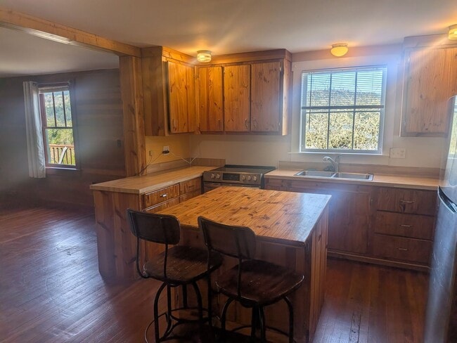 1030 Fairmount Rd in Port Townsend, WA - Building Photo - Building Photo