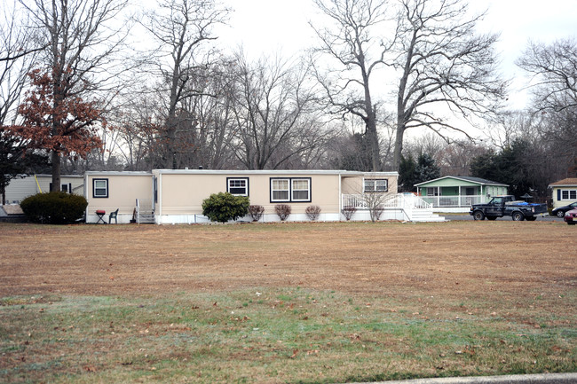 Tilton Terrace Mobile Home Park in Egg Harbor Township, NJ - Building Photo - Building Photo