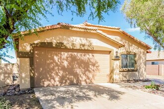 5536 S Desert Redbud Dr in Tucson, AZ - Foto de edificio - Building Photo