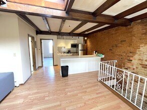 32 Trumbull St, Unit 4 in New Haven, CT - Building Photo - Building Photo