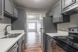 Prutzman Place Apartments in Beaumont, TX - Building Photo