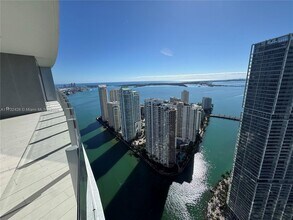 300 Biscayne Blvd in Miami, FL - Building Photo - Building Photo