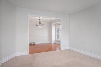 BEAUTIFULLY KEPT 4 BEDROOM HOME WITH FULLY in London, ON - Building Photo - Building Photo