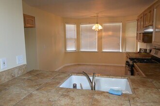 3540 S Cain Ct in Visalia, CA - Foto de edificio - Building Photo