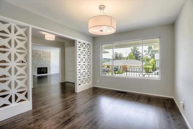 3333 Countryside Dr in San Mateo, CA - Building Photo - Building Photo