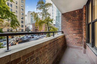 137 E 38th St in New York, NY - Building Photo - Building Photo