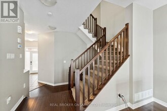 985 Bunchberry Way in Ottawa, ON - Building Photo - Building Photo
