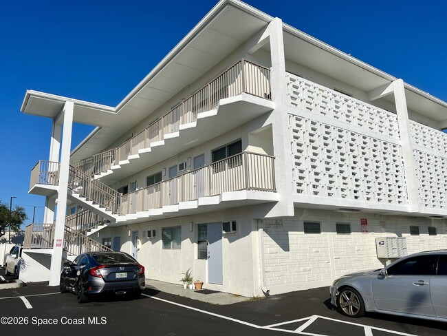 property at 1425 Oak St