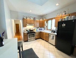 19 Bucknam St, Unit 3 in Boston, MA - Building Photo - Building Photo
