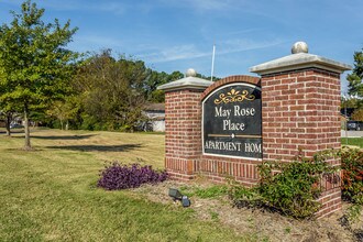 May Rose Place in Savannah, TN - Foto de edificio - Building Photo