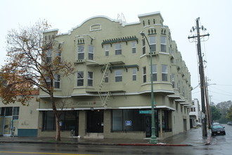 2443-2447 Telegraph Ave in Oakland, CA - Building Photo - Building Photo