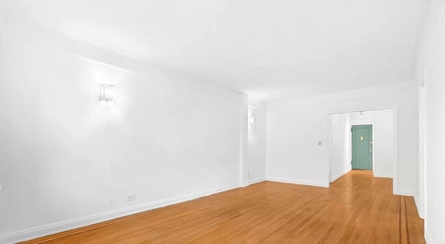 30-83 Crescent St in Queens, NY - Building Photo - Building Photo