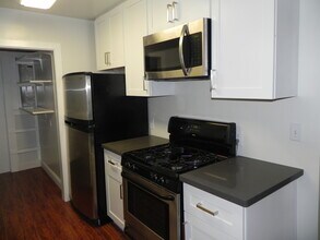 917 Bridgeway in Sausalito, CA - Building Photo - Building Photo