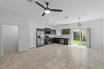 1102 NW 40th Way in Lauderhill, FL - Building Photo - Building Photo