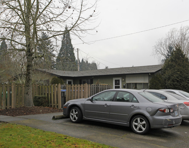 13415 SW Jenkins Rd in Beaverton, OR - Building Photo - Building Photo