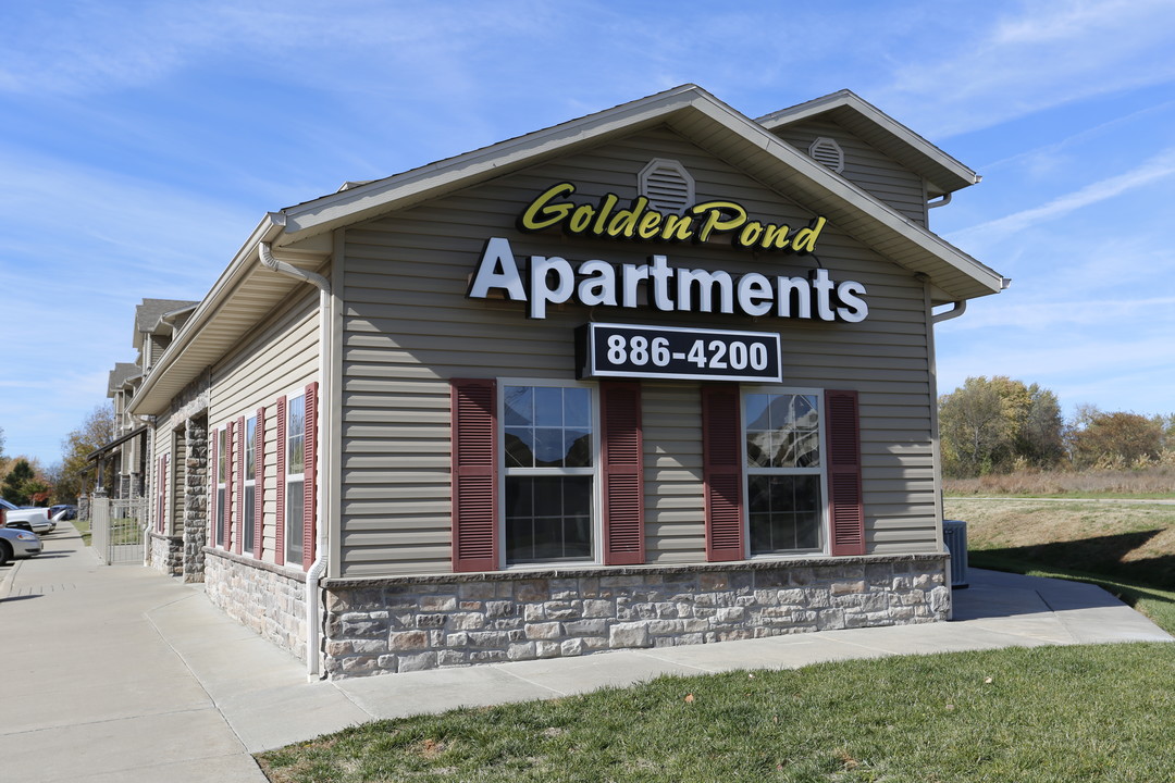 Golden Pond in Springfield, MO - Building Photo