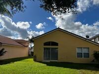 5033 Prairie Dunes Village Cir in Greenacres, FL - Building Photo - Building Photo