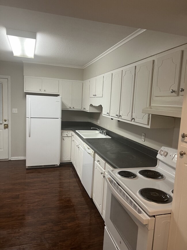 201 Northpoint Ave in High Point, NC - Building Photo - Building Photo