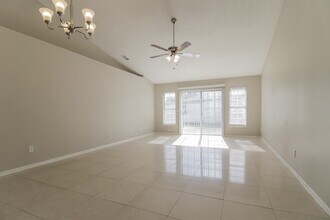 2459 Parsons Pond Cir in Kissimmee, FL - Building Photo - Building Photo