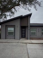 313 Retamosa Ave in Santa Rosa, TX - Building Photo