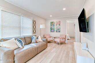 120 Inskip Ave in Ocean Grove, NJ - Building Photo - Building Photo