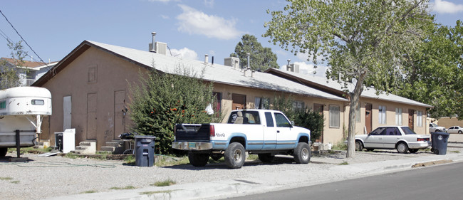 1715 Arno SE in Albuquerque, NM - Foto de edificio - Building Photo