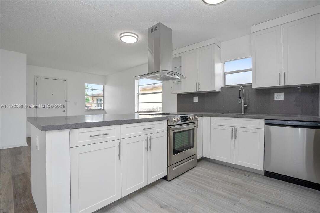 20075 SW 87th Pl-Unit -20075 in Cutler Bay, FL - Building Photo