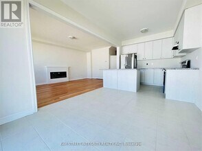 1843 Fosterbrook St in Oshawa, ON - Building Photo - Building Photo