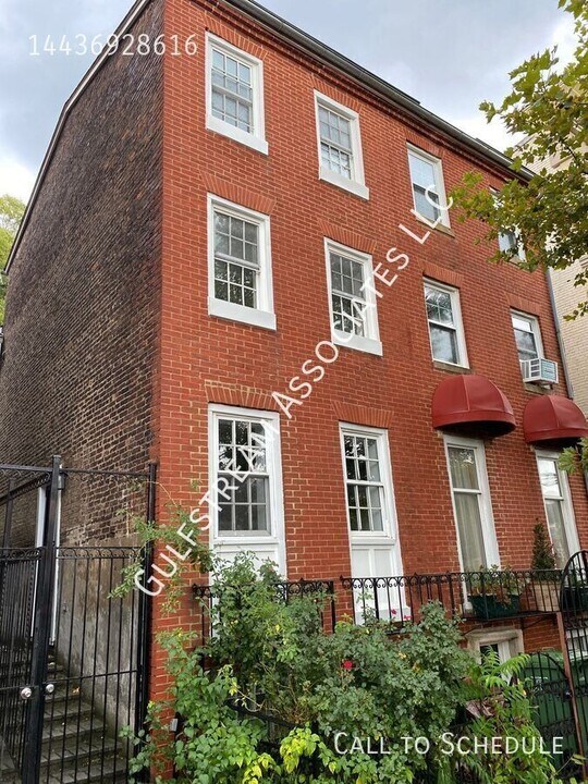 121 S Broadway in Baltimore, MD - Building Photo