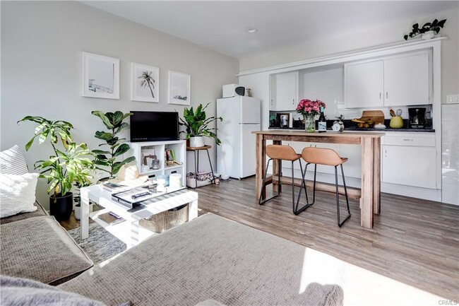 1010 8th St, Unit 1010 1.2 in Hermosa Beach, CA - Building Photo - Building Photo