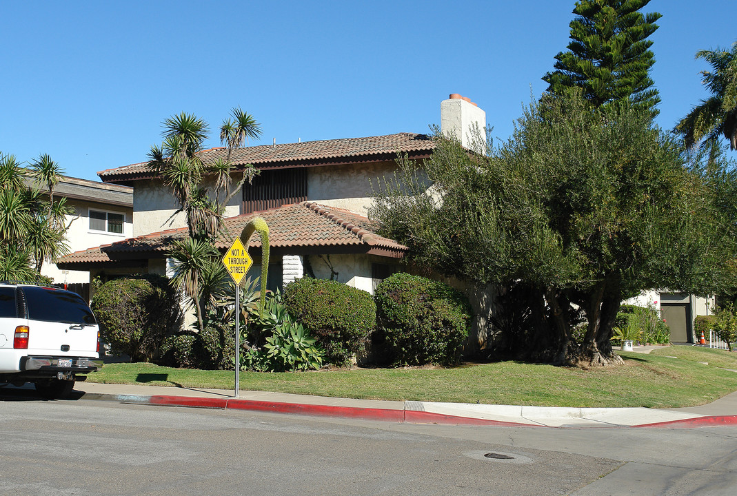 4200 Patrice Rd in Newport Beach, CA - Building Photo