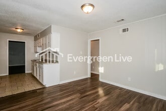 3325 Cedar Springs Dr in Memphis, TN - Building Photo - Building Photo