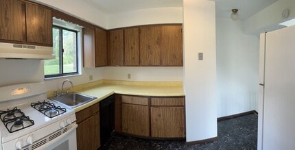 114 Locust Ridge Dr in Pittsburgh, PA - Building Photo - Building Photo