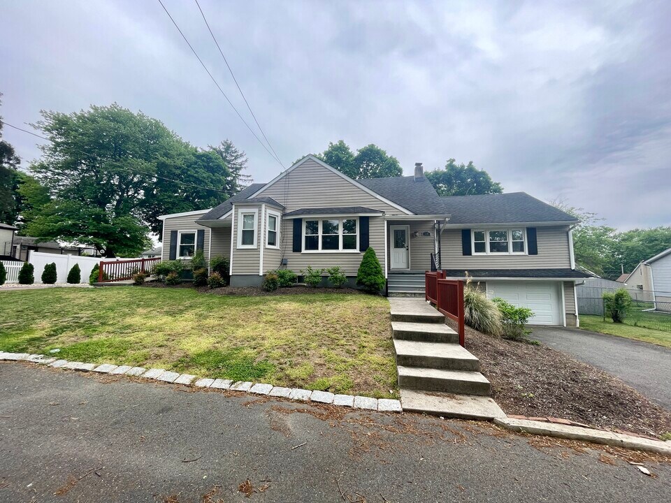 39 Mabel St in Ewing, NJ - Foto de edificio