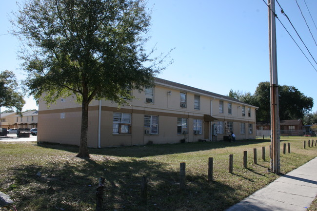 Jackson Heights in Tampa, FL - Foto de edificio - Building Photo