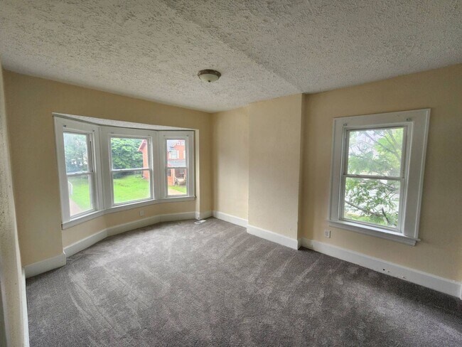 4160 E 99th St in Cleveland, OH - Foto de edificio - Building Photo