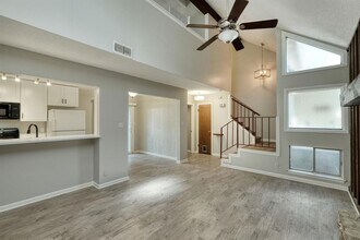 2711 St Edwards Cir in Austin, TX - Building Photo - Building Photo