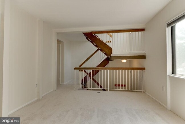 9830 Sweet Mint Dr in Vienna, VA - Building Photo - Building Photo