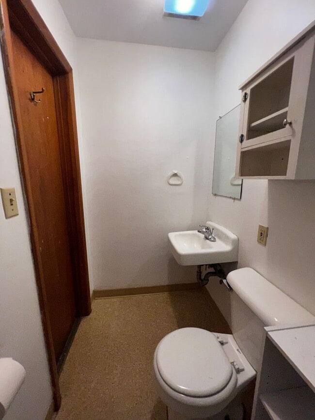 property at 802-806 Queen Ave SE