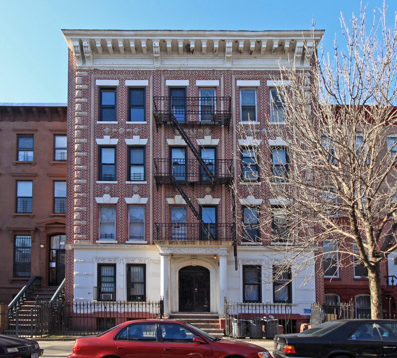 988 Bergen St in Brooklyn, NY - Foto de edificio