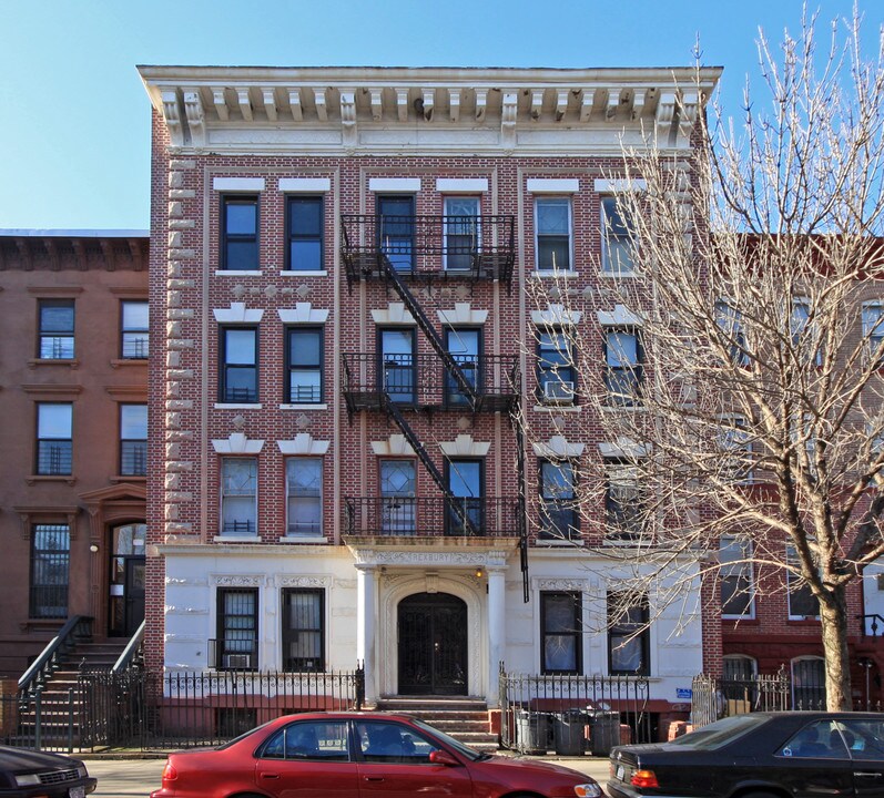 988 Bergen St in Brooklyn, NY - Building Photo