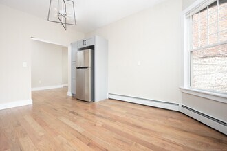 527 E Main St in Bridgeport, CT - Building Photo - Building Photo