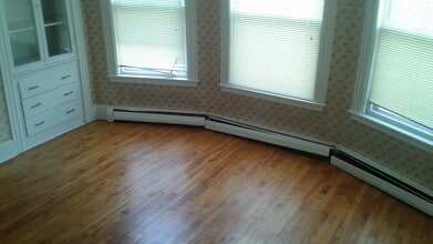 16 Sawyer St, Unit 16 Sawyer Street in Portland, ME - Foto de edificio - Building Photo