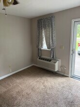 981 Charlotte Ave, Unit East Brainerd apartment in Chattanooga, TN - Foto de edificio - Building Photo