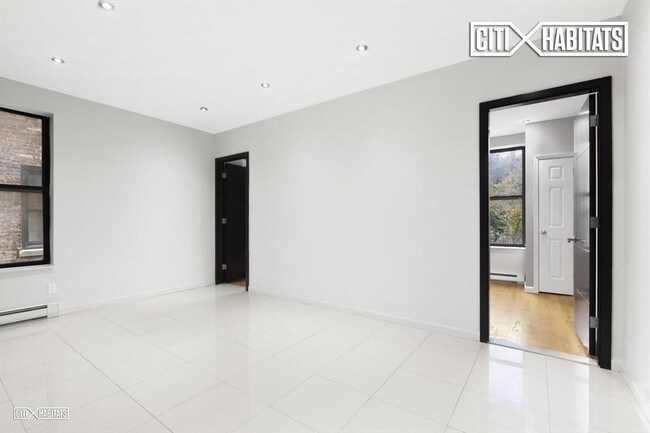 350 Manhattan Ave-Unit -1C in New York, NY - Building Photo - Building Photo